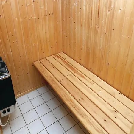 Three-bedroom Holiday In * Hadsund