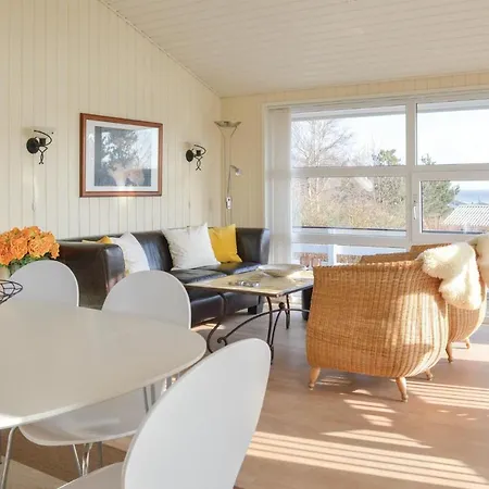 Three-bedroom Holiday In * Hadsund