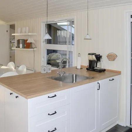 Three-bedroom Holiday In Casa vacanze *